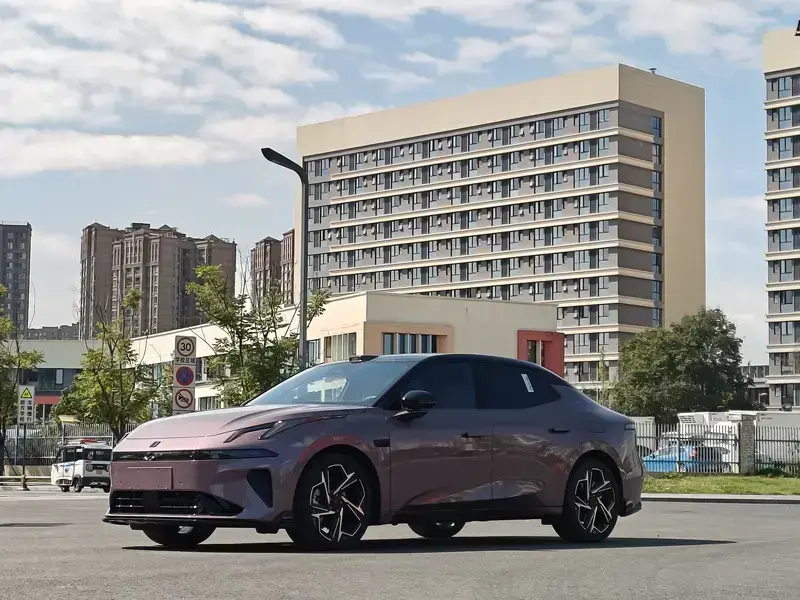 2026 Lynk & Co 07 с пробегом 10 800 км