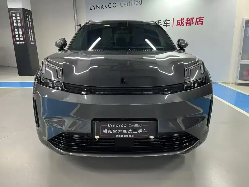 2025 Lynk & Co 08 с пробегом 24 000 км
