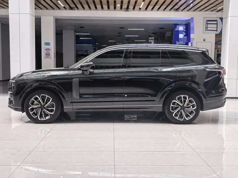 2024 Lynk & Co 09 с пробегом 24 200 км