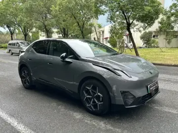 2025 Lynk & Co Z20 с пробегом 11 000 км