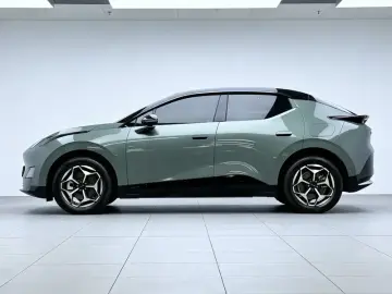 2026 Lynk & Co Z20 с пробегом 8 000 км