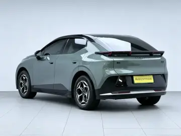 2026 Lynk & Co Z20 с пробегом 8 000 км