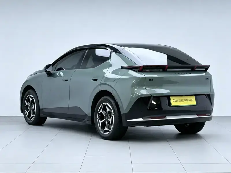 2026 Lynk & Co Z20 с пробегом 8 000 км