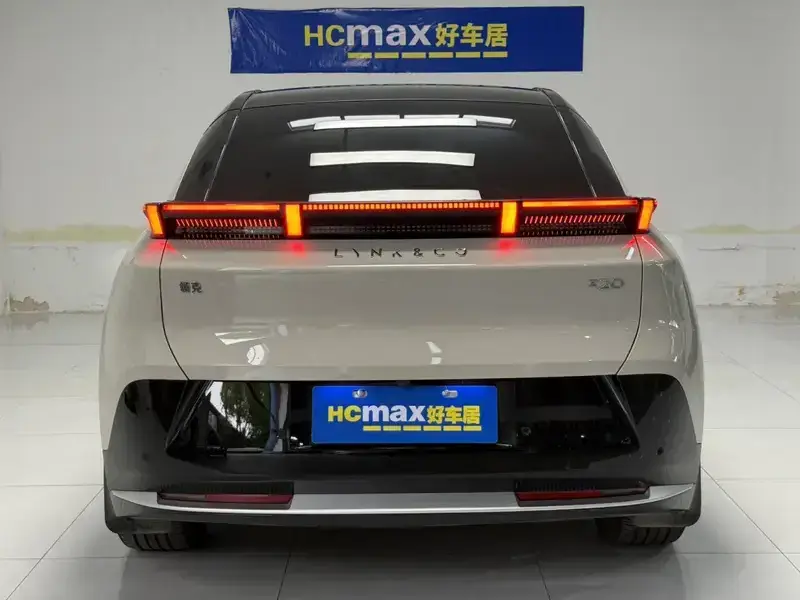 2025 Lynk & Co Z20 с пробегом 20 000 км