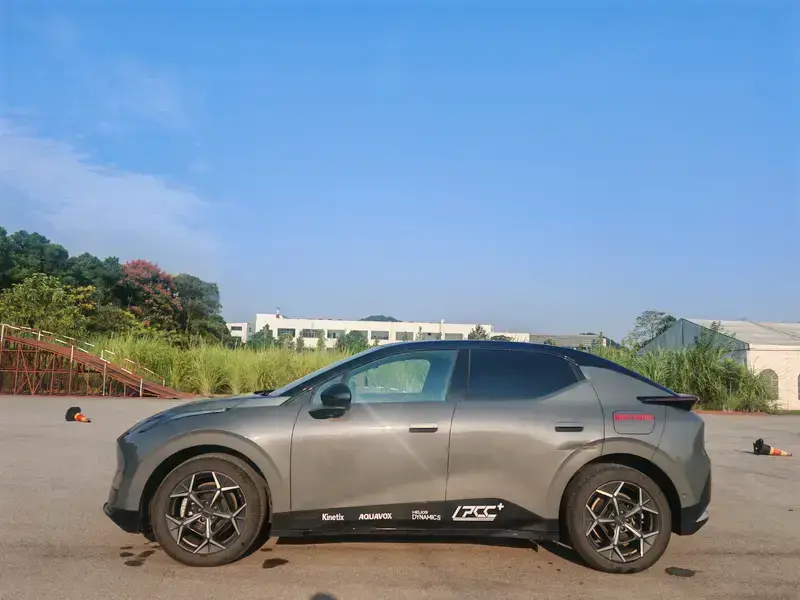2025 Lynk & Co Z20 с пробегом 19 900 км