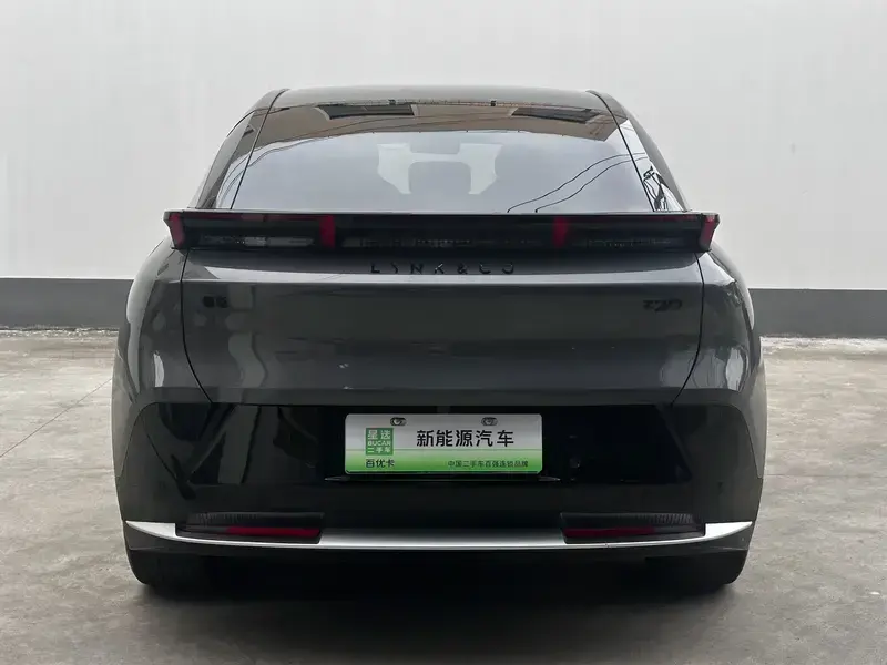 2025 Lynk & Co Z20 с пробегом 29 000 км