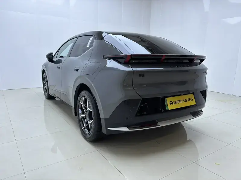 2025 Lynk & Co Z20 с пробегом 7 200 км
