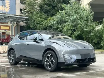 2025 Lynk & Co Z20 с пробегом 13 000 км