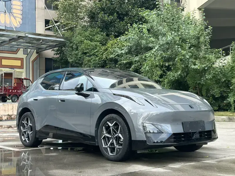 2025 Lynk & Co Z20 с пробегом 13 000 км