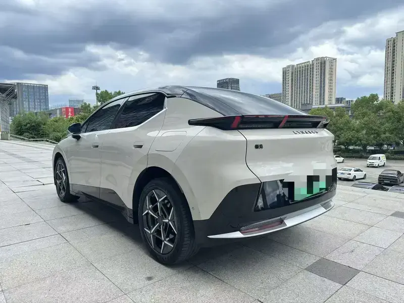 2025 Lynk & Co Z20 с пробегом 163 000 км