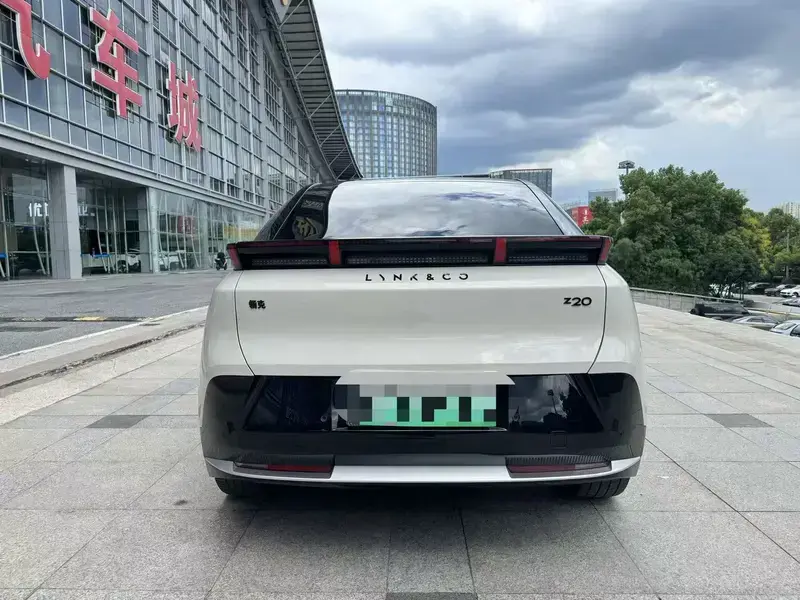 2025 Lynk & Co Z20 с пробегом 163 000 км