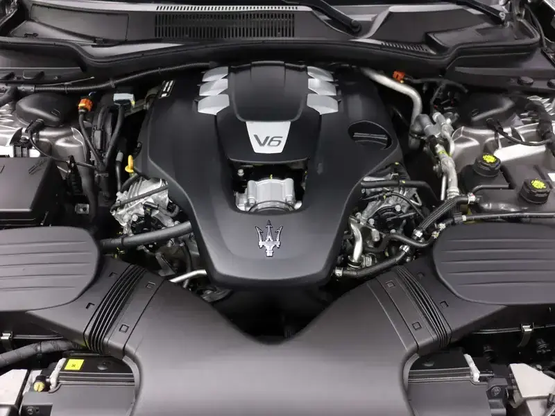 2021 Maserati Quattroporte с пробегом 24 000 км
