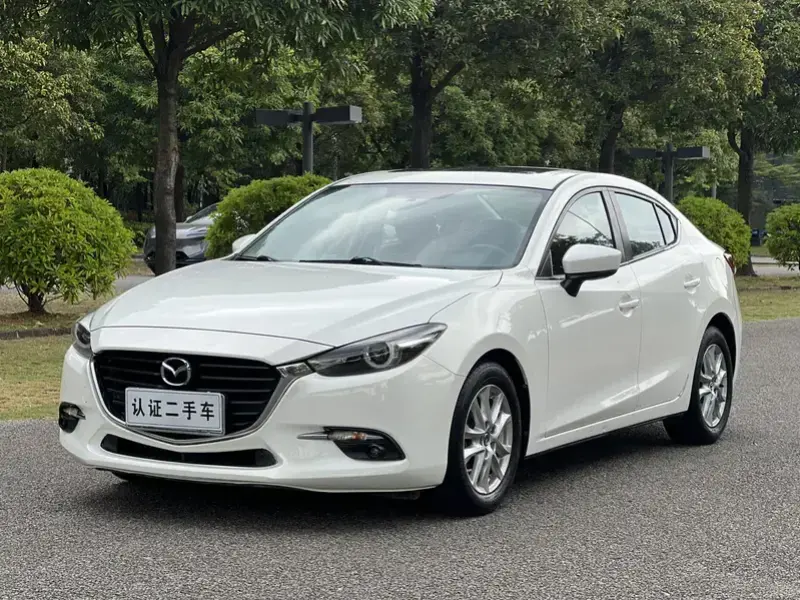 2017 Mazda Axela с пробегом 106 000 км