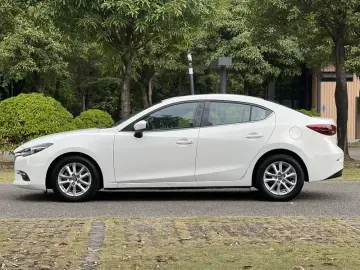 2017 Mazda Axela с пробегом 106 000 км