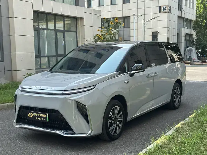 2024 Maxus MIFA 9 с пробегом 18 000 км