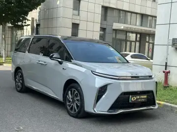 2024 Maxus MIFA 9 с пробегом 18 000 км