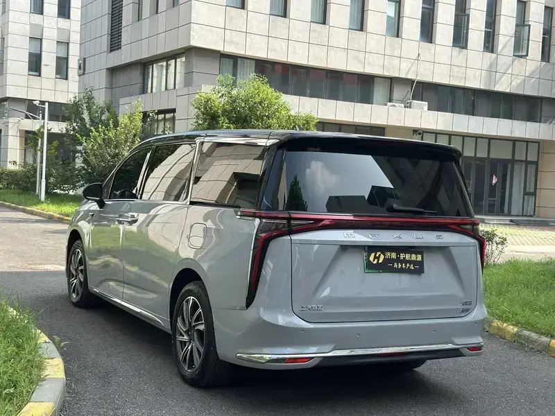 2024 Maxus MIFA 9 с пробегом 18 000 км