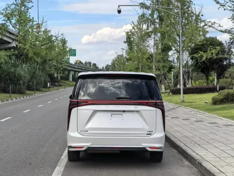 2024 Maxus MIFA 9 с пробегом 26 000 км