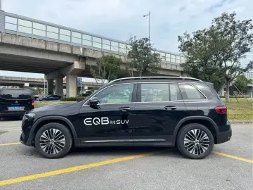 2025 Mercedes-Benz EQB с пробегом 9 000 км