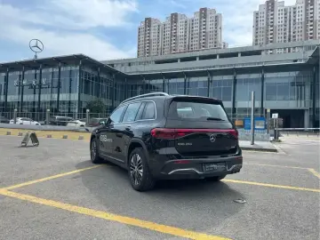 2025 Mercedes-Benz EQB с пробегом 9 000 км