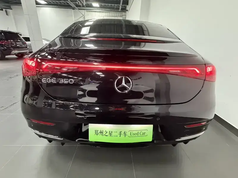 2022 Mercedes-Benz EQE с пробегом 76 000 км