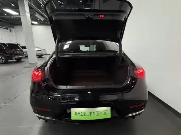 2022 Mercedes-Benz EQE с пробегом 76 000 км