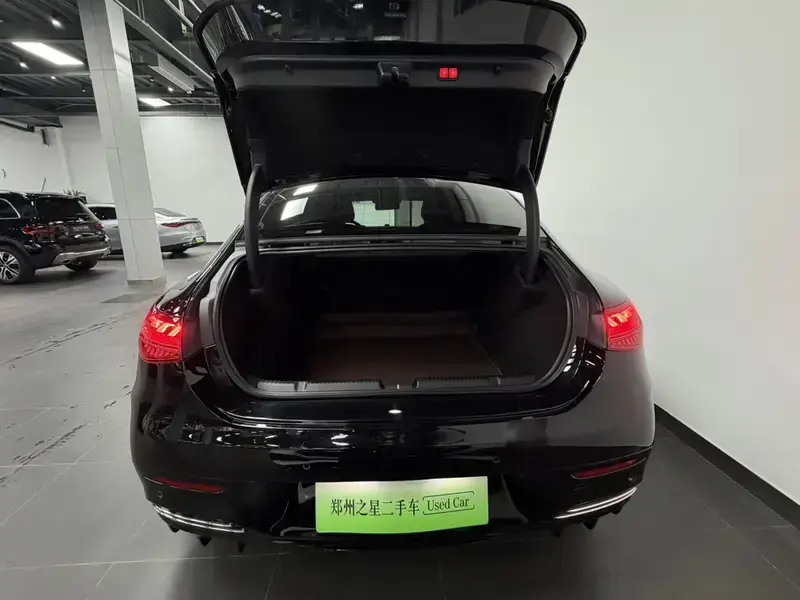 2022 Mercedes-Benz EQE с пробегом 76 000 км