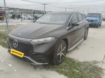 Mercedes-Benz EQS SUV