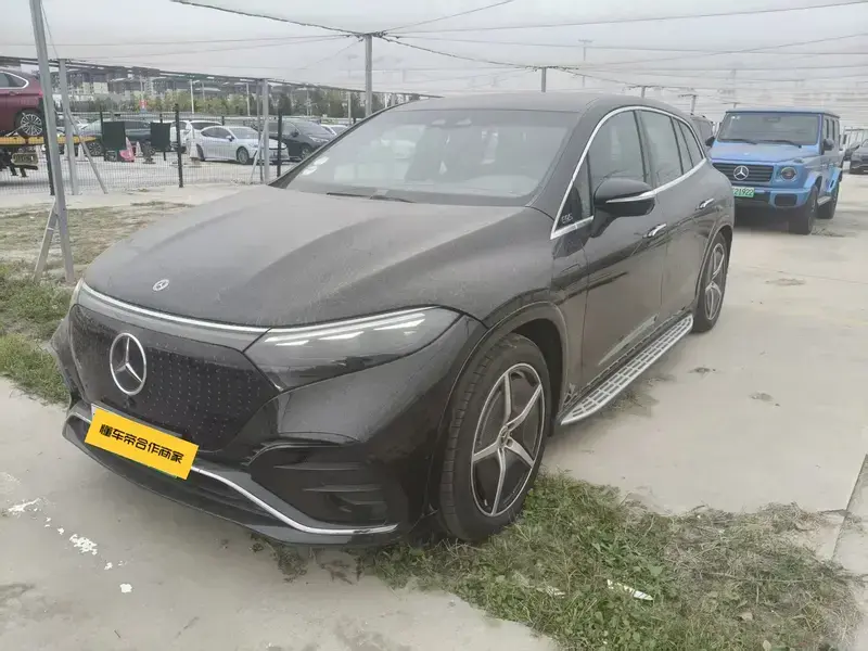 2025 Mercedes-Benz EQS SUV с пробегом 19 000 км