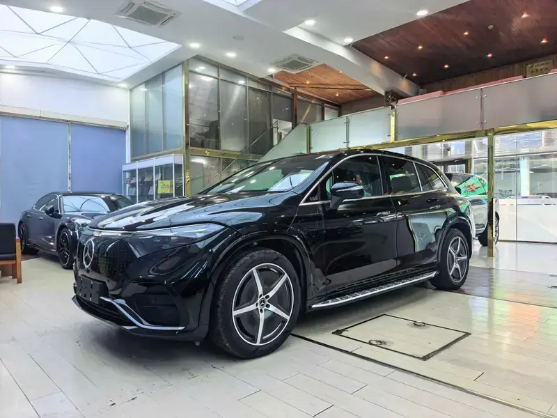 2025 Mercedes-Benz EQS SUV с пробегом 100 км