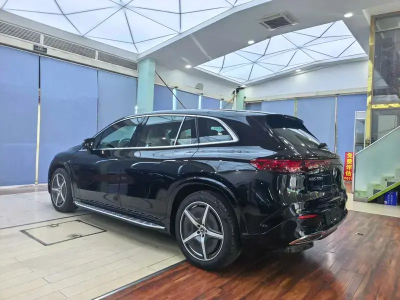 2025 Mercedes-Benz EQS SUV с пробегом 100 км
