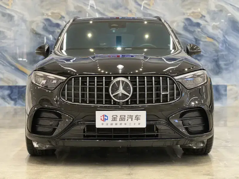 2025 Mercedes-Benz GLC AMG с пробегом 17 000 км