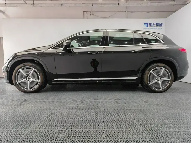 2023 Mercedes-Benz EQS SUV с пробегом 20 900 км