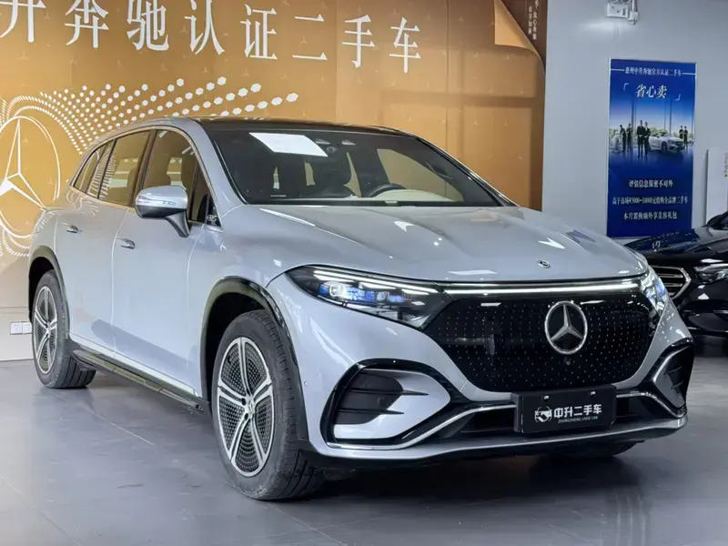 2023 Mercedes-Benz EQS SUV с пробегом 17 600 км