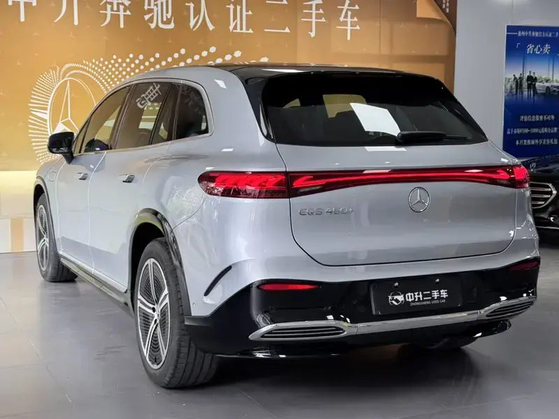 2023 Mercedes-Benz EQS SUV с пробегом 17 600 км