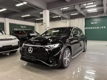 Mercedes-Benz EQS SUV