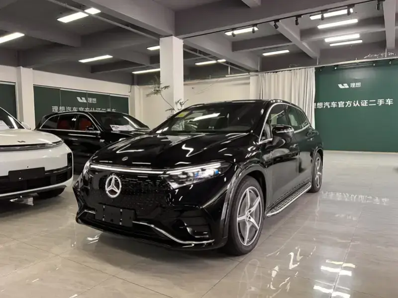 2025 Mercedes-Benz EQS SUV с пробегом 100 км