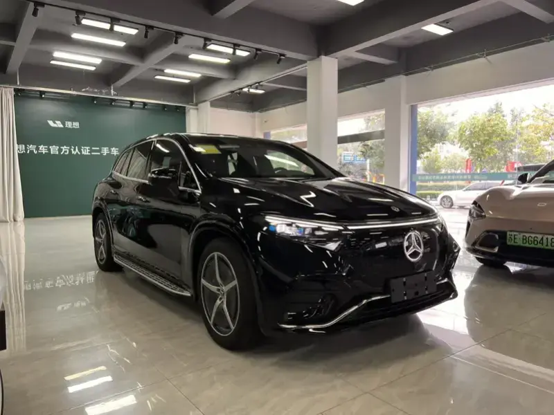 2025 Mercedes-Benz EQS SUV с пробегом 100 км