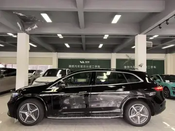 2025 Mercedes-Benz EQS SUV с пробегом 100 км