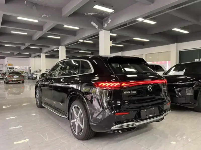 2025 Mercedes-Benz EQS SUV с пробегом 100 км