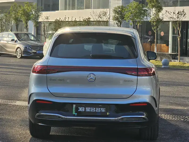 2023 Mercedes-Benz EQS SUV с пробегом 43 000 км