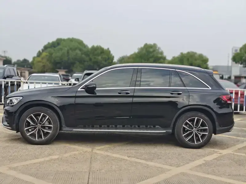 2022 Mercedes-Benz GLC с пробегом 40 000 км