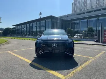 2025 Mercedes-Benz EQS SUV с пробегом 6 700 км
