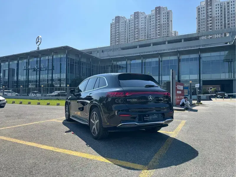 2025 Mercedes-Benz EQS SUV с пробегом 6 700 км