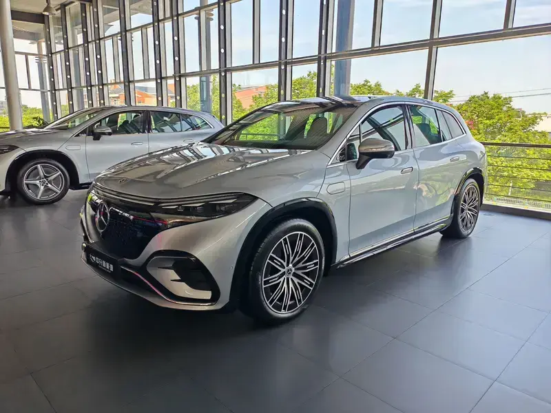 2023 Mercedes-Benz EQS SUV с пробегом 100 км