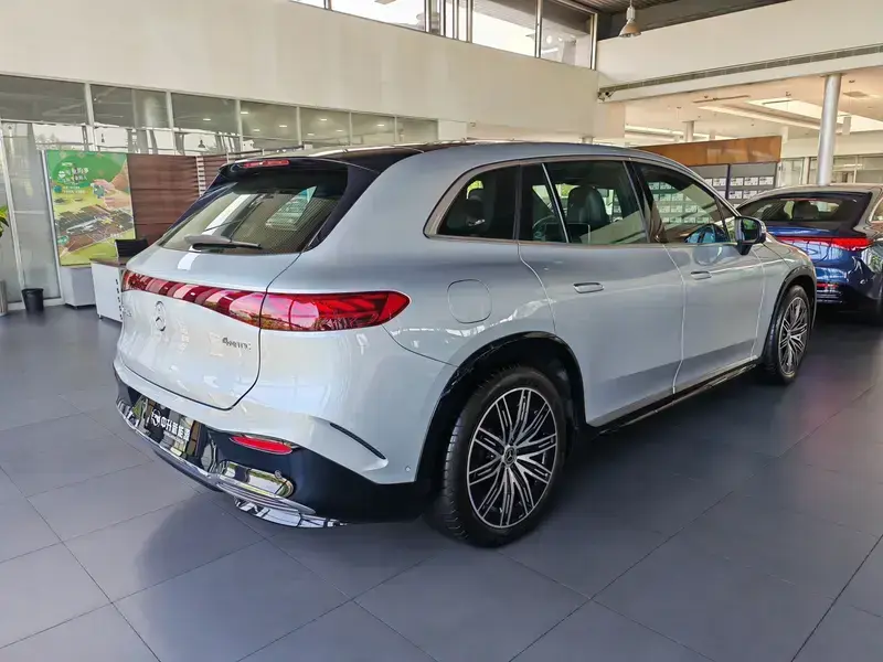 2023 Mercedes-Benz EQS SUV с пробегом 100 км