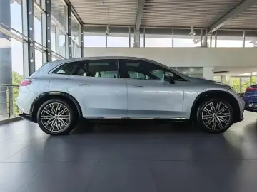 2023 Mercedes-Benz EQS SUV с пробегом 100 км