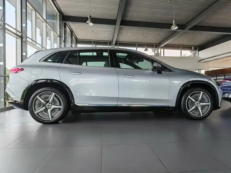 2023 Mercedes-Benz EQS SUV с пробегом 100 км