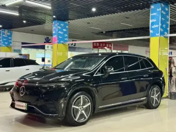 Mercedes-Benz EQS SUV