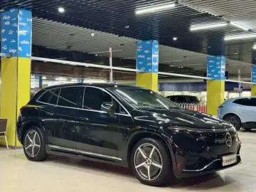 2023 Mercedes-Benz EQS SUV с пробегом 28 000 км